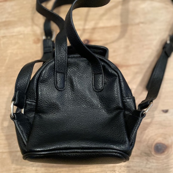 Steve Madden Black Gold backpack purse travel bag faux pebbled leather sherpa - Picture 5 of 7